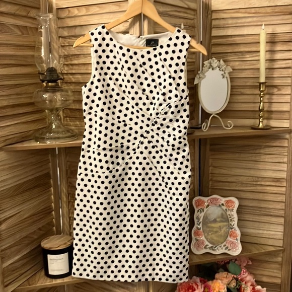 Adrianna Papell Black and White Ruched Wrap  Knee Length Dress sz 6P - Picture 3 of 5